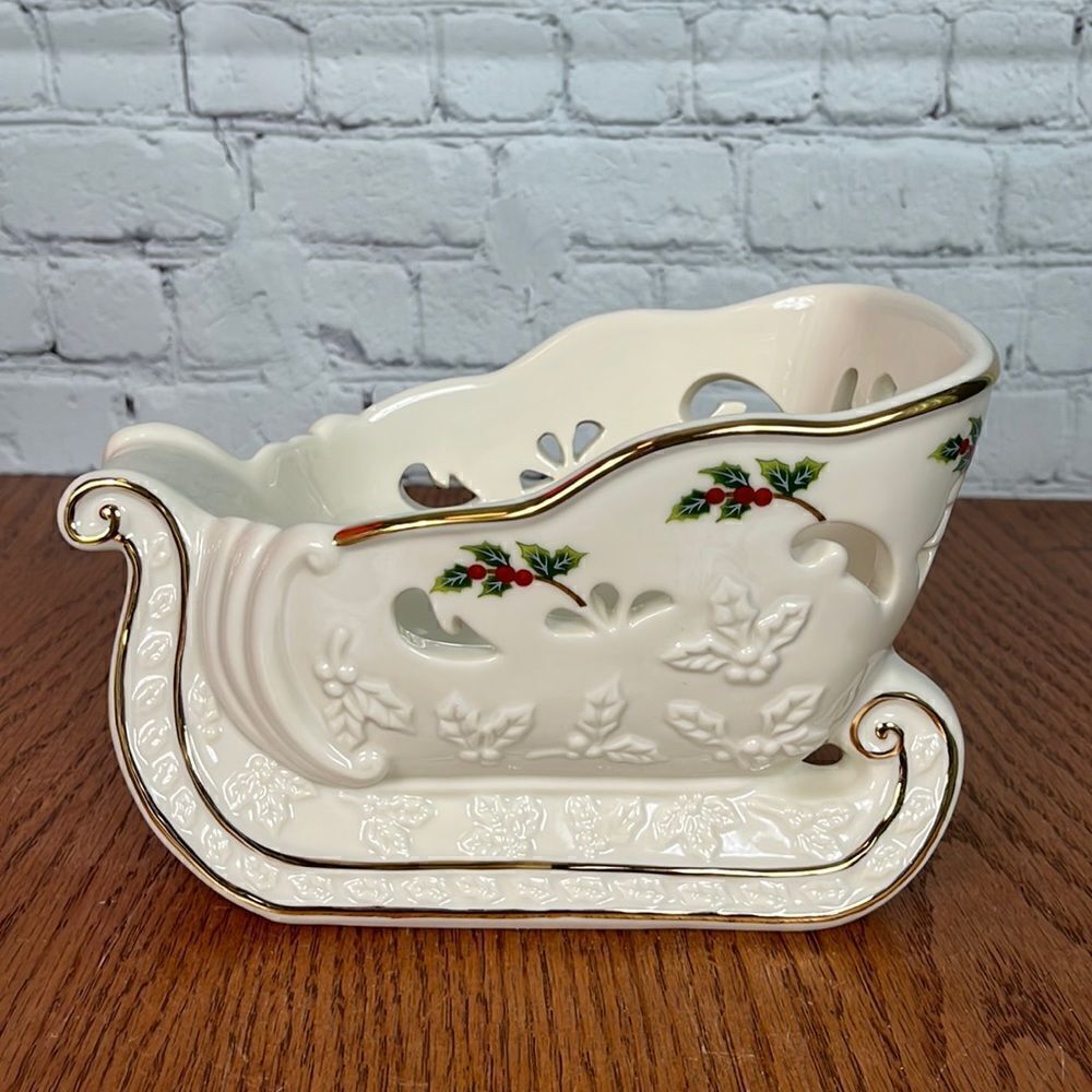 PartyLite Ceramic Christmas Holly Sleigh P7663 EUC